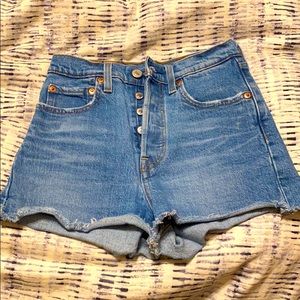 Levi’s Ribcage Women’s Shorts